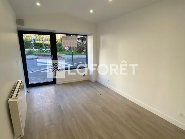 Local commercial 1 pièce 28 m²