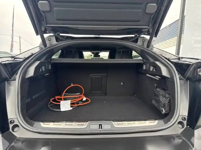 Peugeot 408 phev 225 e-eat8 — photo 6