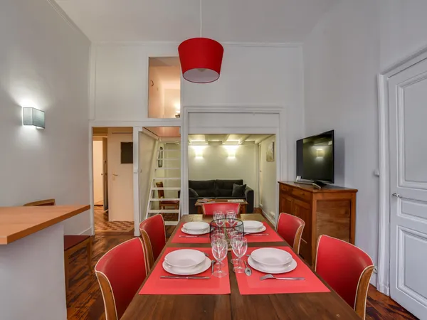 MAGNIFIQUE T3 BIS ENTIEREMENT MEUBLE A LYON 01 RUE DE FLESSELLES