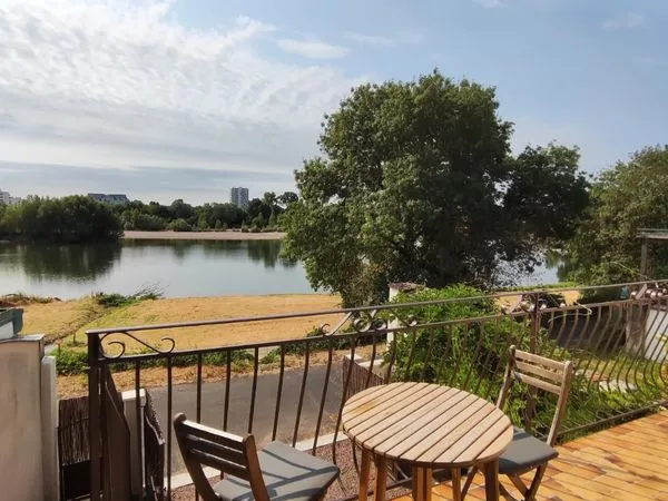 Location maison meublée vue Loire