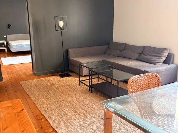 APPARTEMENT T2 MEUBLÉ - BORDEAUX SAINT-MICHEL - 50 m² - 1er ÉTAGE