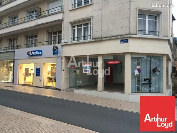 Local commercial 42 m² POITIERS