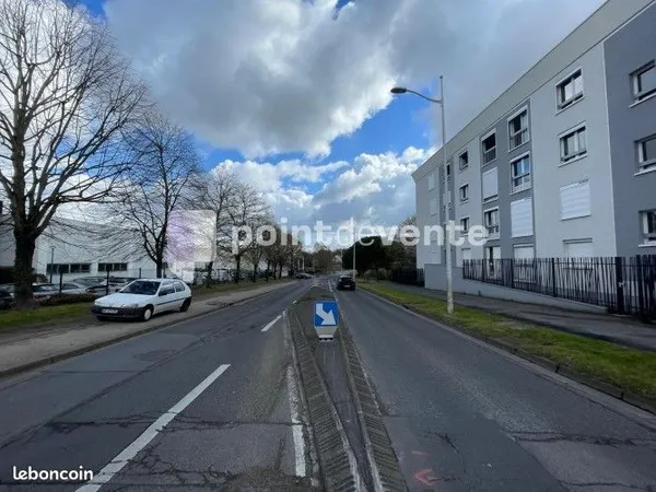 Commerce services 600 m²