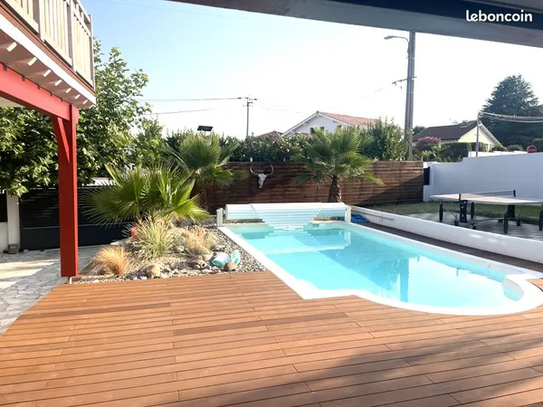 Villa (avec 3 logements) vendue meublée