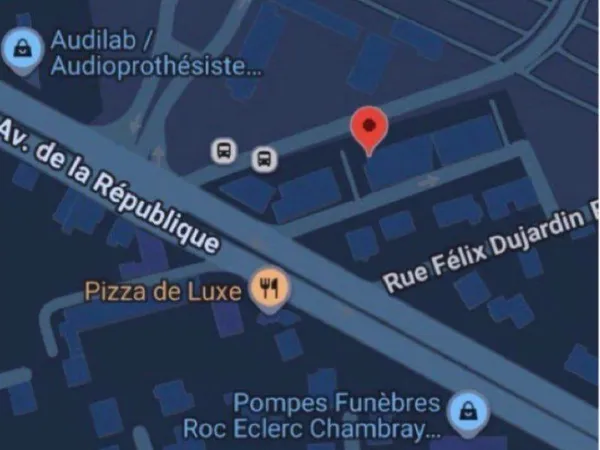 Place parking chambray Trousseau