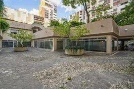 Bureaux 1179 m²