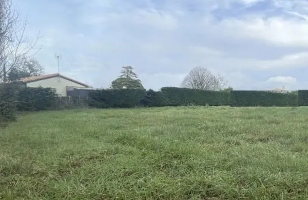Terrain 280 m²