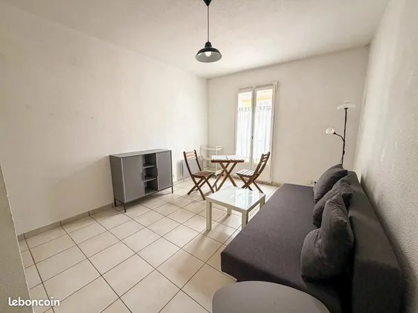 Studio 1 pièce 19 m²