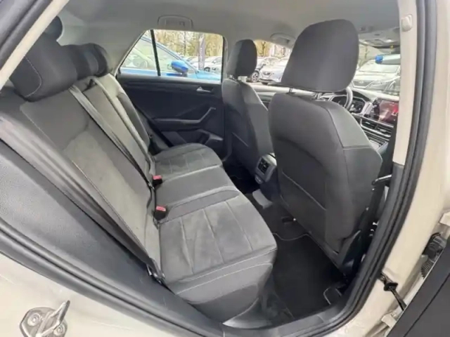 Volkswagen T-Roc 1.5 tsi evo2 150ch style dsg7 — photo 14