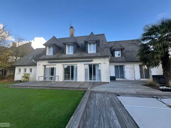 Maison 8 pièces 260 m²