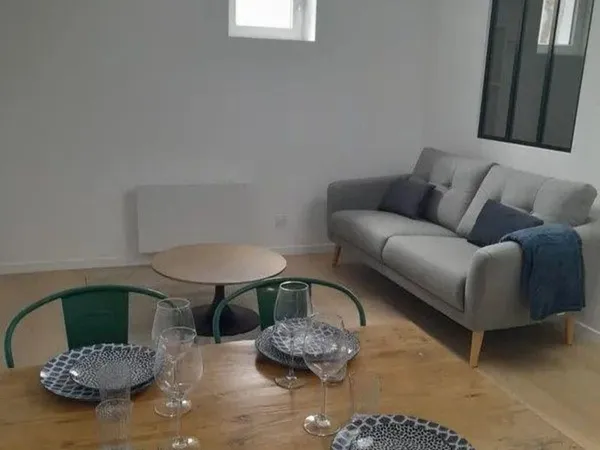 Beau T2 meublé 38m² refait à neuf Cours VITTON