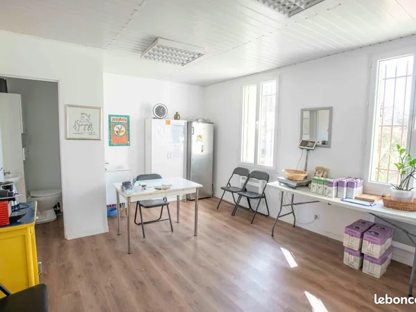 Local / bureau à Toulouges