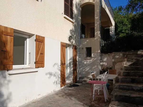 Loue F2 Borgo