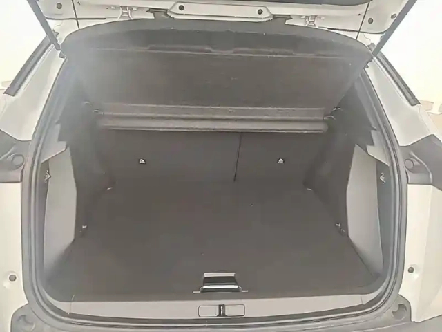 Peugeot 2008 electrique 136 ch — photo 6