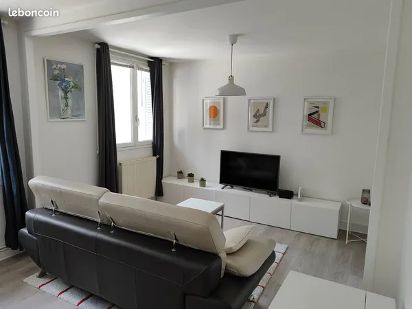 Grenoble centre: MANIFIQUE T2 meublé au 1er étage