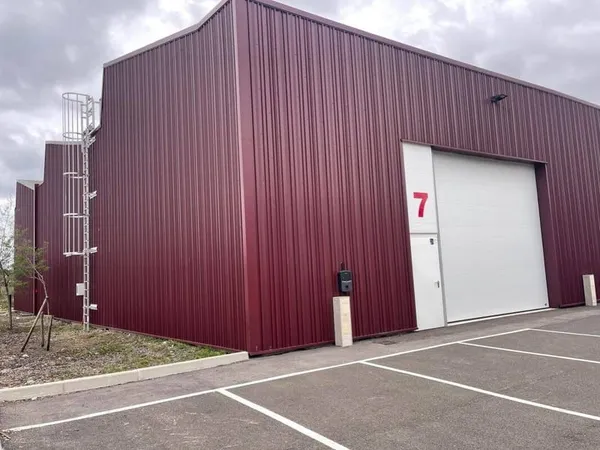 Local d'activité 453 m²