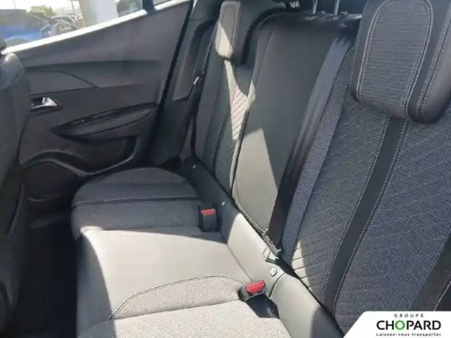 Peugeot 2008 hybrid 136 e-dcs6 — photo 18