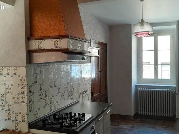 Maison de ville 3 pièces à SAINT-LÉONARD-DE-NOBLAT