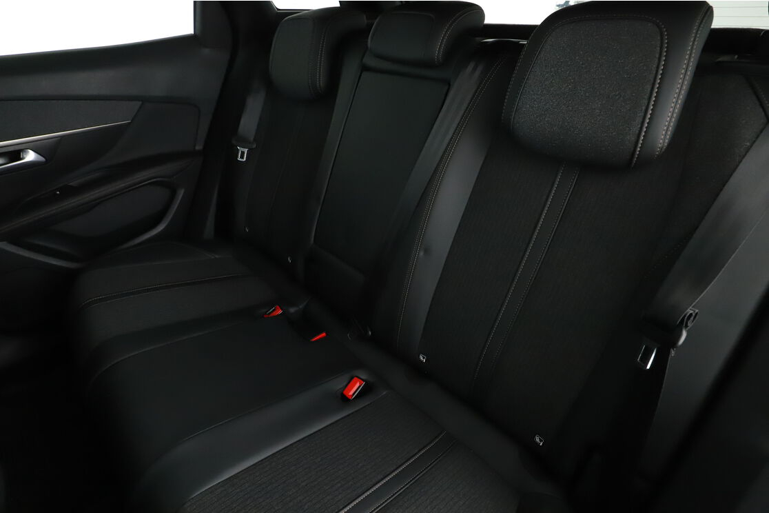 Peugeot 3008 1.2 PureTech GT Line — photo 13