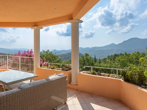 Villa 5 pièces 166 m²