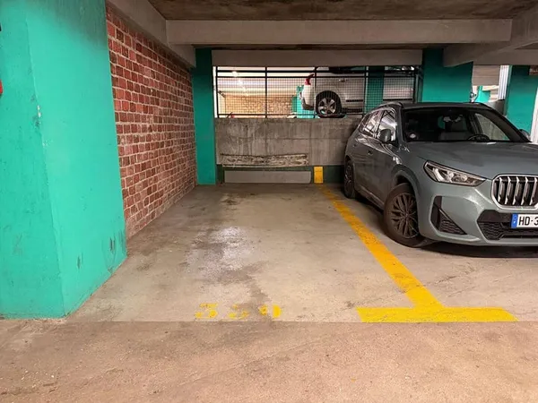 Parking 16 m²