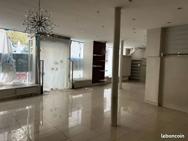 Boutique 91 m² PARIS