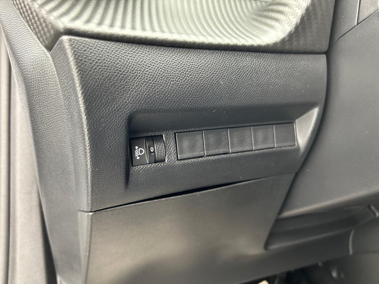 Peugeot 2008 100 s&s bvm6 style — photo 21