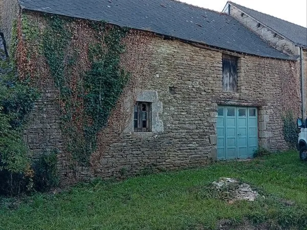 Terrain de 2530 Mètre avec bâtisse