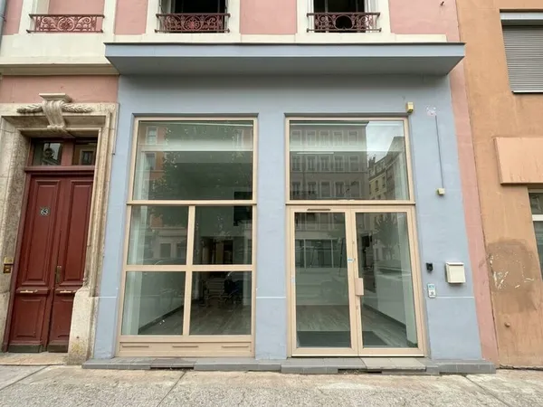 LOCAL COMMERCIAL à LOUER