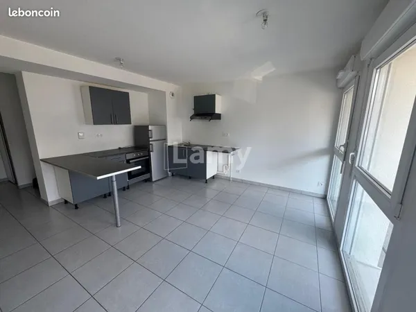 Studio 1 pièce 28 m²