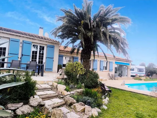 Villa 160 M2 Sur Terrain De 1375 M2 Avec Piscine