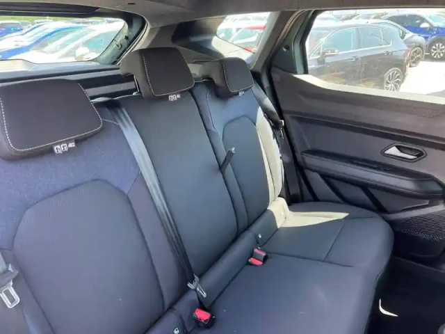 Dacia Duster 1.2 hybrid-g 150ch expression 4x4 — photo 12