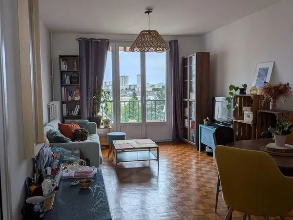 Appartement de 60 m² avec vue dégagée, au 7e étage avec ascenseur