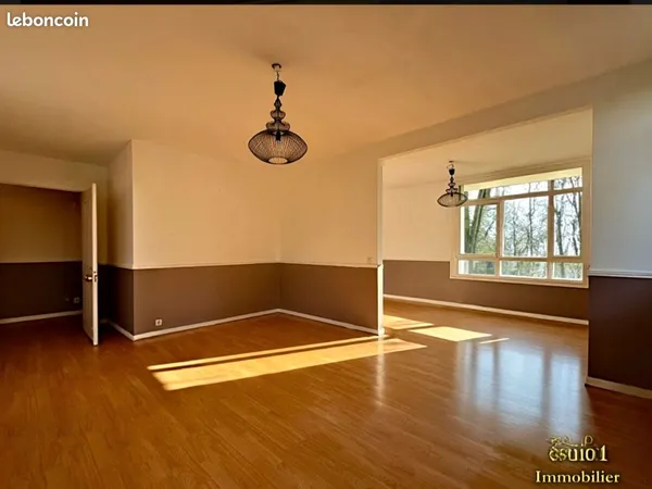Appartement 4 pièces en rez de chaussée avec cave