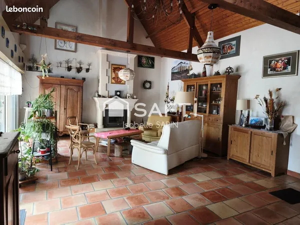 Propriété 8 pièces 275 m²