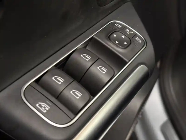 Mercedes Gla 200 d amg line — photo 21