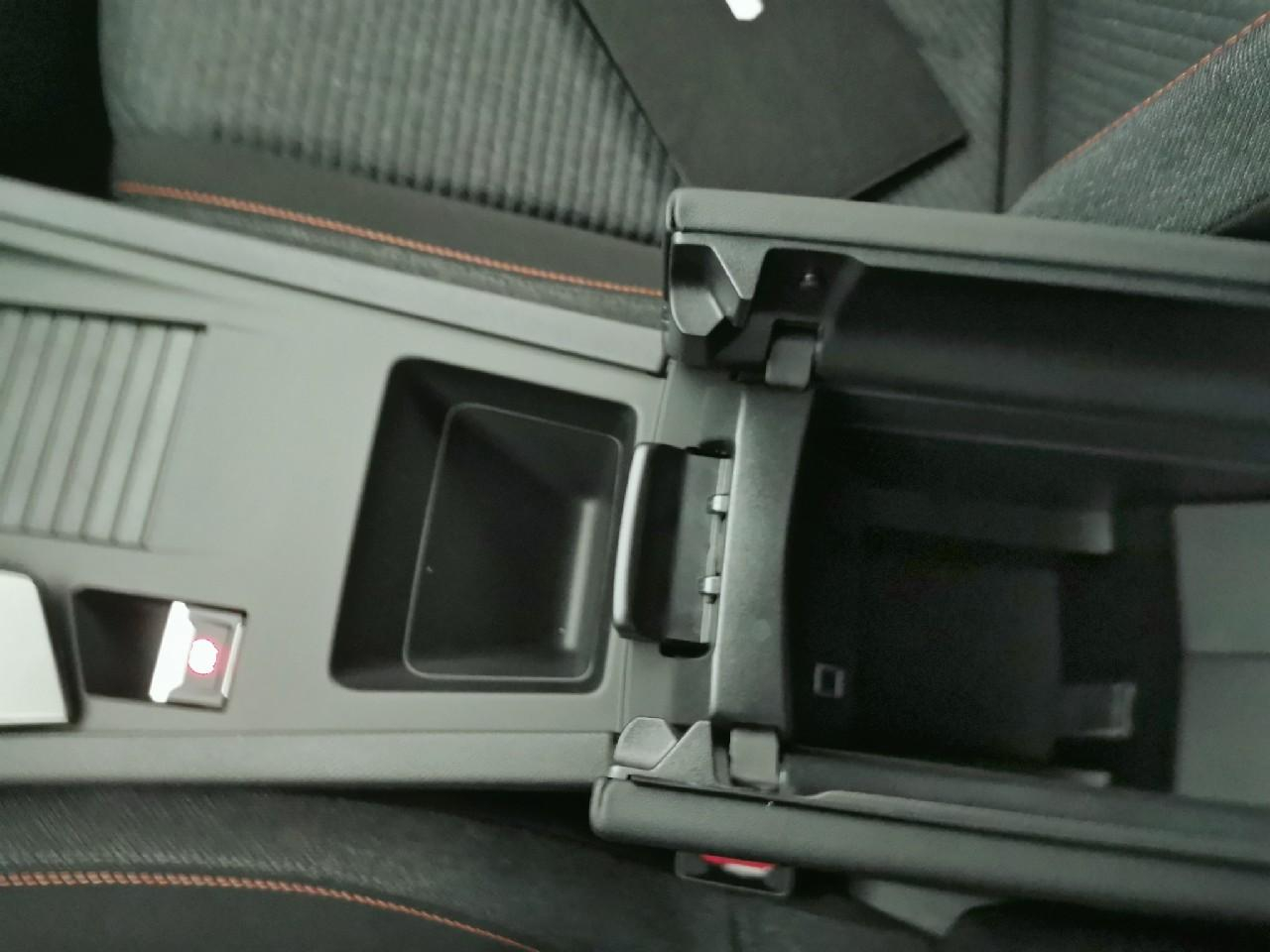 Peugeot 308 sw hybrid 145 e-dcs6 style — photo 24