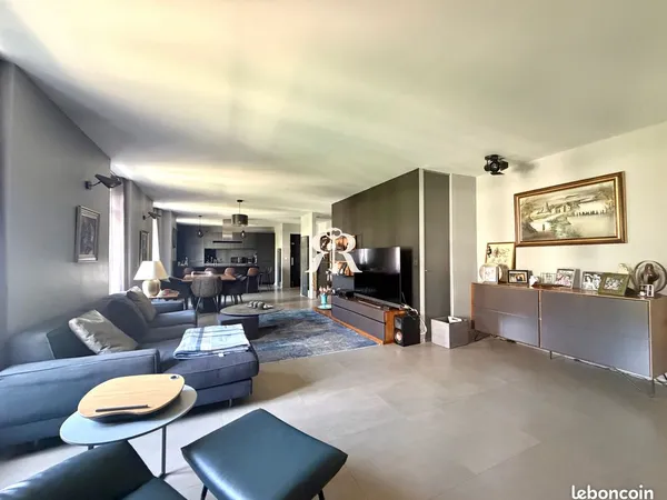 Appartement 6 pièces 153 m²