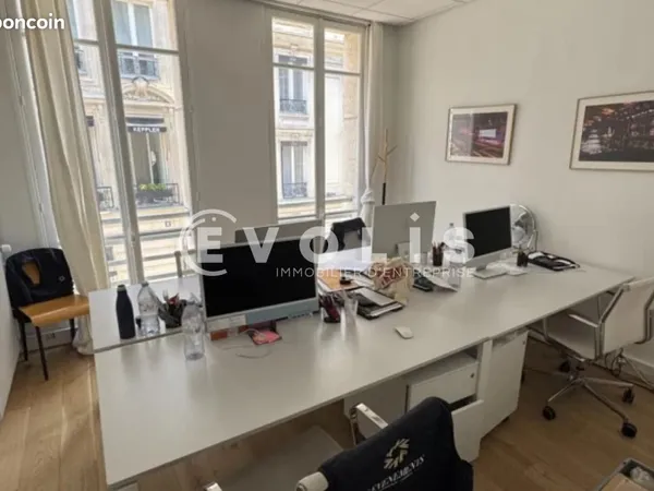 Bureaux 82 m²