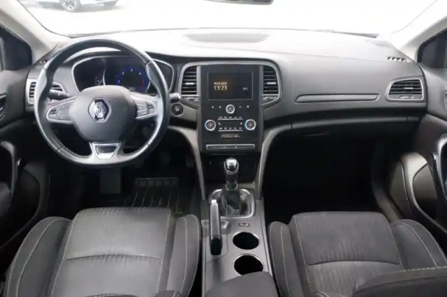 Renault Megane mégane iv berline blue dci 115 — photo 9