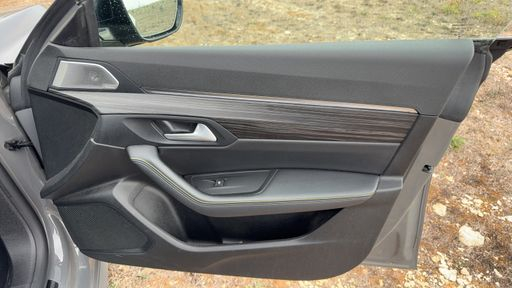 Peugeot 508 1.6 360 Hybride 200 4WD EAT8 - Peugeot Sport Engineered – 2021 – 101401 km – Hybride rechargeable – Boîte Automatique — photo 44