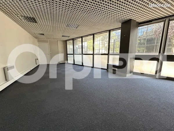 Bureau 39 m²