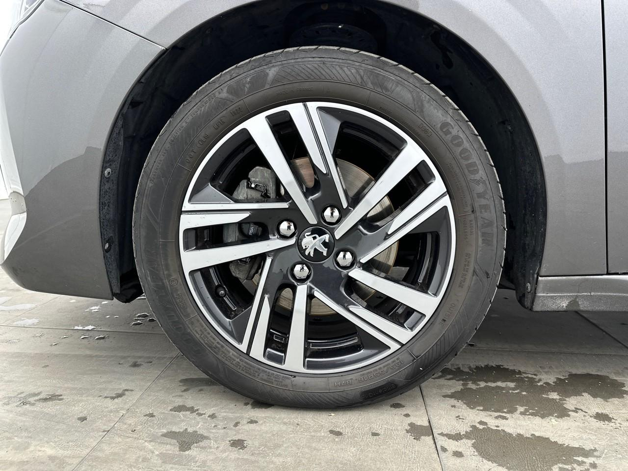 Peugeot 208 puretech 100 s&s bvm6 allure — photo 14