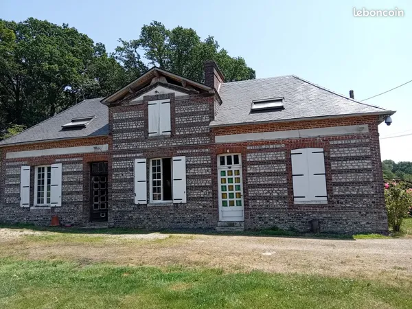 Maison ancienne de caractère 150 m² - 1 800 m² de terrain - 10 min d'Yvetot - 179 000