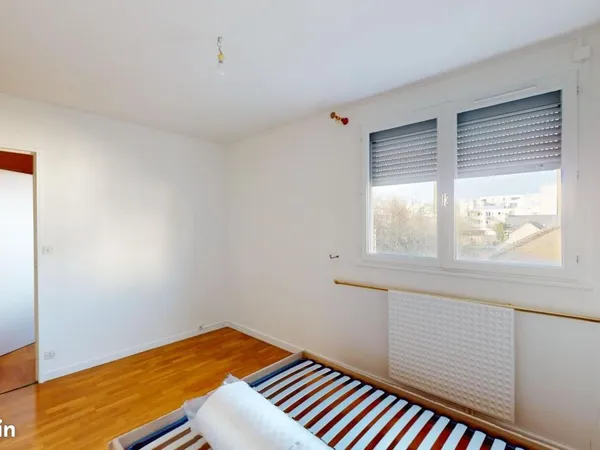 Chambre 5 pièces 106 m²