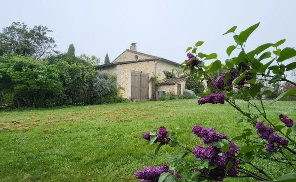 SUPERBE MAISON RENOVEE 400 M² SAINT GENES DE LOMBAUD