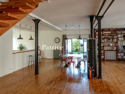 Maison 6 pièces 309 m²