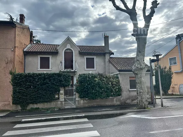 Roussillon. -- Maison de ville de  88m2
