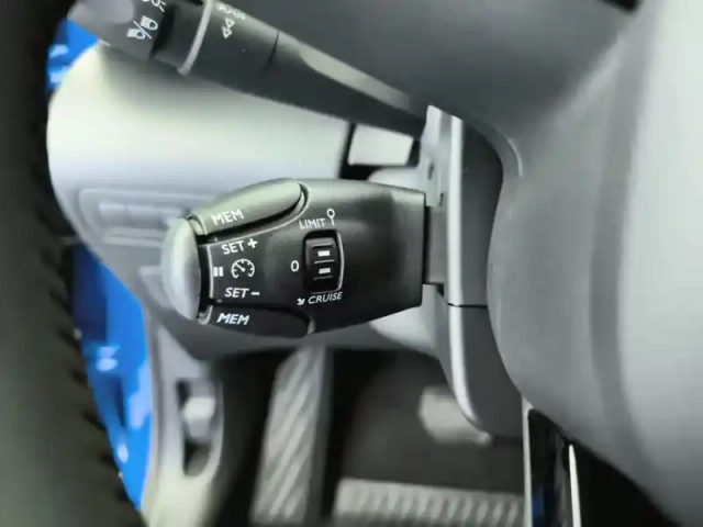 Citroën C3 Aircross puretech 130 s&amp;s eat6 plus — photo 18