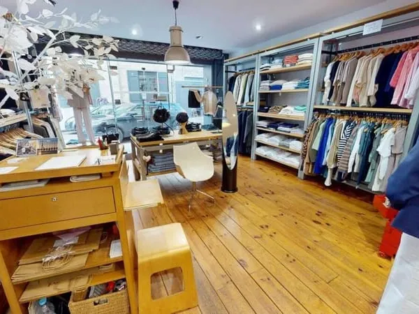 Commerce 60 m²